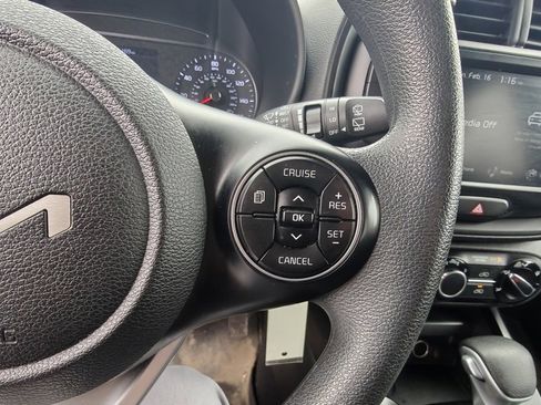 Used 2022 Kia Soul LX image 10