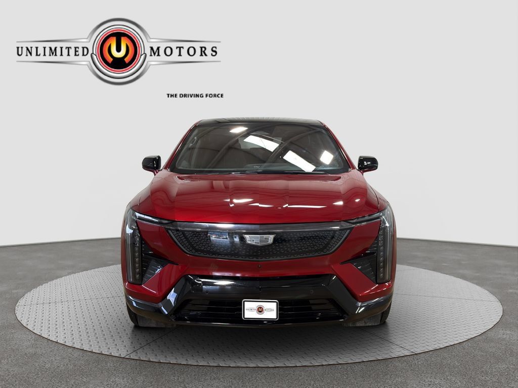 Used 2025 Cadillac Optiq Sport 2 w/ LPO, Floor Liner Package AWD/4WD image 23