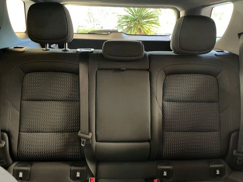 Used 2025 Chevrolet Equinox LT image 37