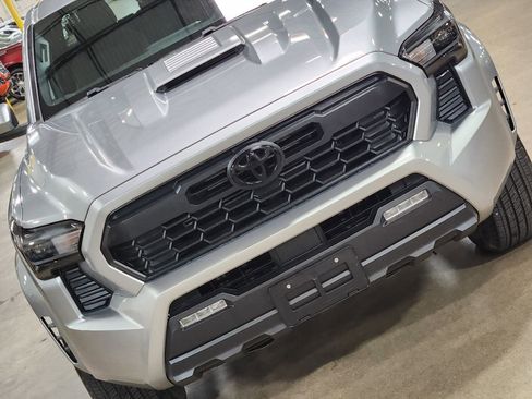Used 2024 Toyota Tacoma TRD Sport RWD image 19