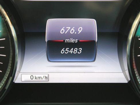 Used 2017 Mercedes-Benz E 300 4MATIC image 41