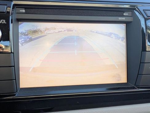 Used 2014 Toyota Corolla LE image 14