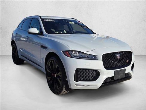 Used 2019 Jaguar F-PACE S image 3