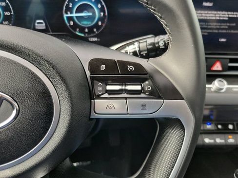 Certified 2023 Hyundai Elantra Limited FWD image 21