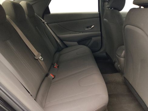 Used 2024 Hyundai Elantra SEL FWD image 19