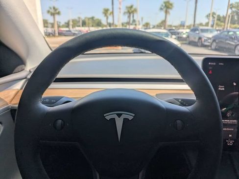 Used 2023 Tesla Model Y Long Range AWD/4WD image 27