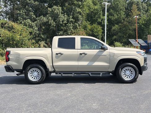 Used 2024 Chevrolet Colorado W/T w/ WT Convenience Package II RWD image 13