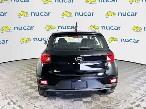 Certified 2025 Hyundai Venue SEL image 6