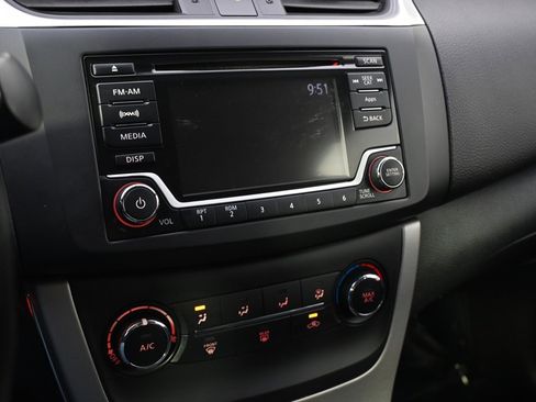 Used 2015 Nissan Sentra SV image 28