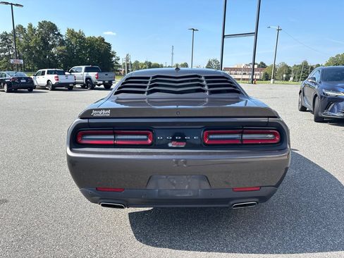Used 2019 Dodge Challenger SXT w/ Plus Package RWD image 7