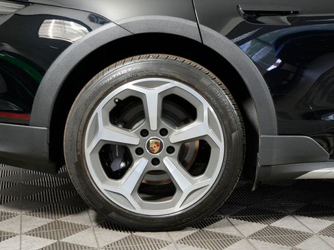 Certified 2024 Porsche Taycan 4 Cross Turismo AWD/4WD image 15