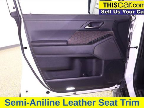 Used 2024 Lexus GX 550 w/ Accessory Package (2T) AWD/4WD image 35