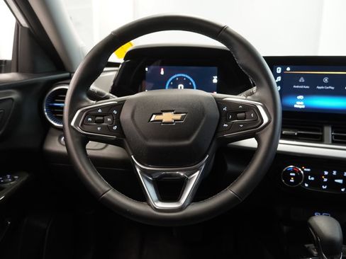 Used 2024 Chevrolet Trax LT w/ Driver Confidence Package FWD image 17