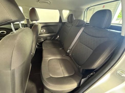Used 2019 Kia Soul FWD image 19