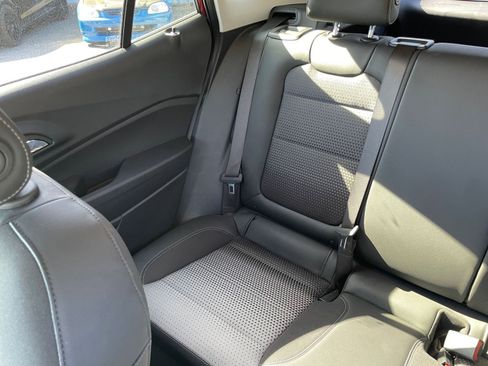 Used 2025 Chevrolet Trax LT image 38