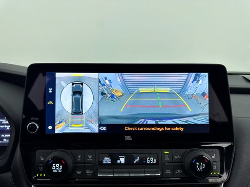 Used 2024 Toyota Grand Highlander AWD image 27