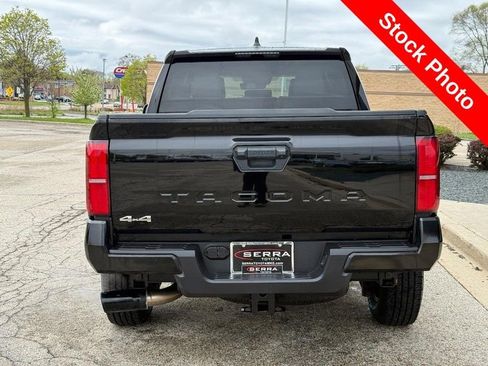 Used 2025 Toyota Tacoma SR AWD/4WD image 4