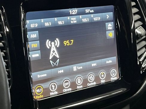 Used 2019 Jeep Compass Limited image 27