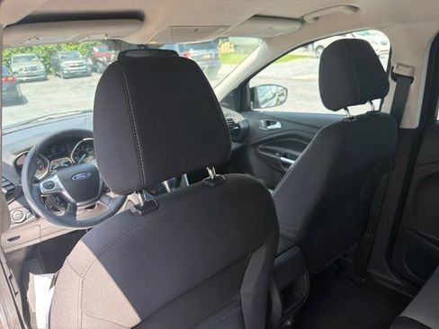 Used 2016 Ford Escape SE FWD image 18