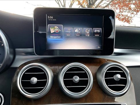 Used 2017 Mercedes-Benz C 300 Sedan image 33