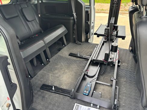 Used 2019 Dodge Grand Caravan GT FWD image 37