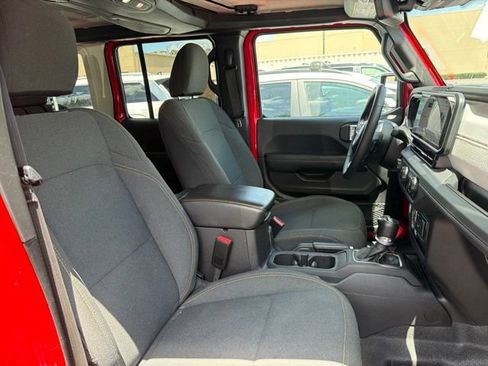 Used 2024 Jeep Wrangler Unlimited Sahara w/ Technology Group AWD/4WD image 30