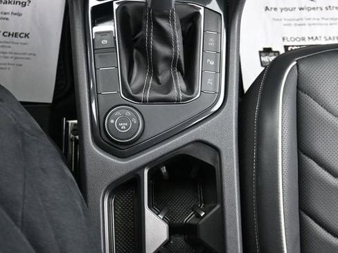 Used 2024 Volkswagen Tiguan SEL R-Line image 17