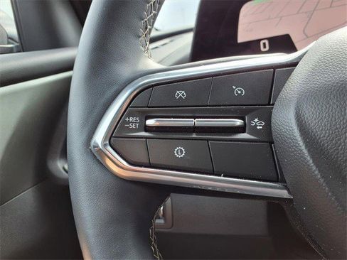 Certified 2025 Chevrolet Traverse LT image 16