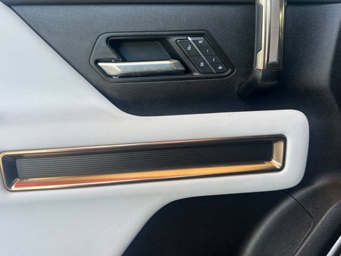 Used 2025 GMC Hummer EV 2X AWD/4WD image 12