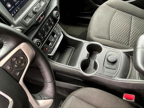 Used 2018 GMC Terrain SLE FWD image 18