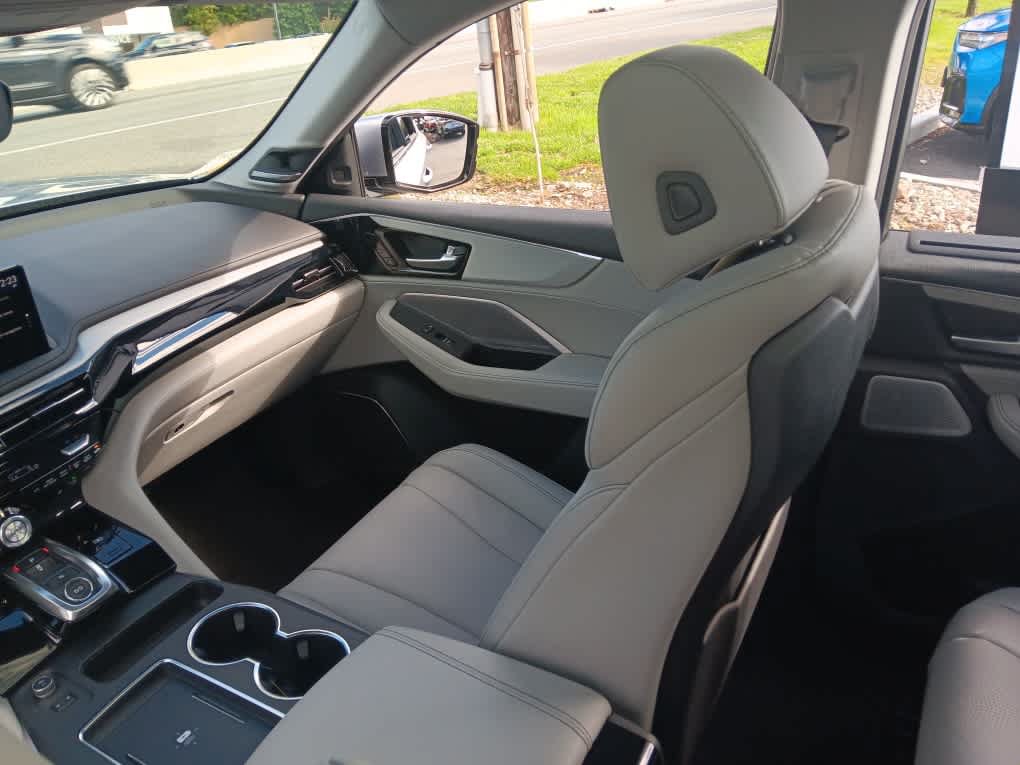 Used 2026 Acura MDX w/ Technology Package AWD/4WD image 12