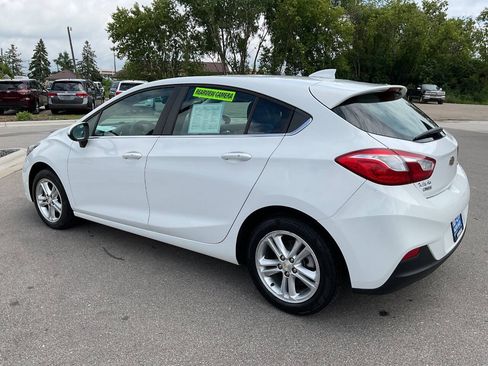 Used 2017 Chevrolet Cruze LT w/ Convenience Package FWD image 4