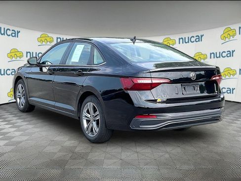 Used 2024 Volkswagen Jetta SE FWD image 4