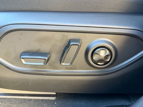 New 2025 Jeep Grand Cherokee L Limited image 17