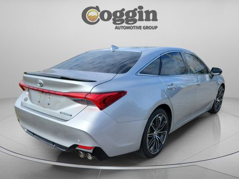 Used 2022 Toyota Avalon Touring image 9