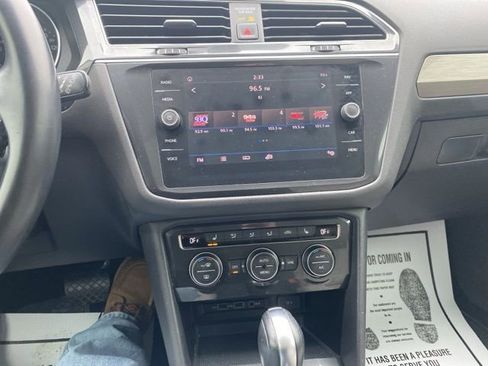 Used 2018 Volkswagen Tiguan SEL image 13