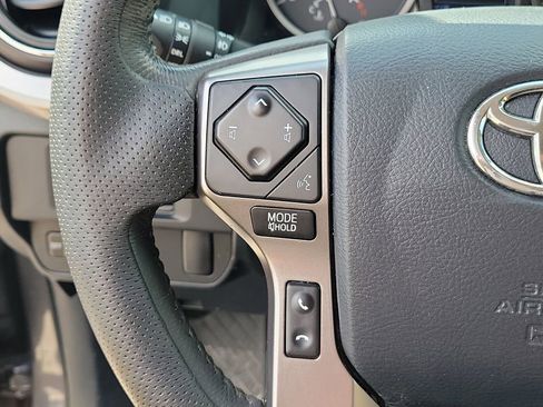 Used 2017 Toyota Tacoma SR5 w/ Tow Package RWD image 23