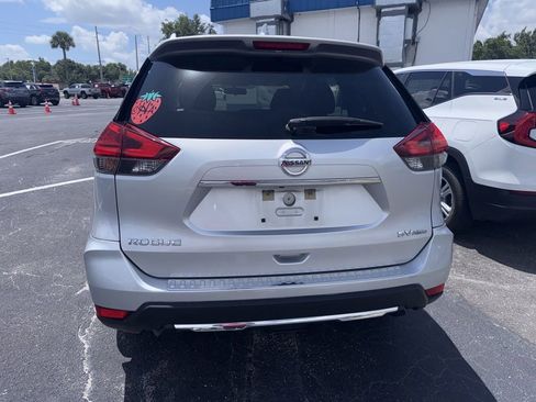 Used 2017 Nissan Rogue SV AWD/4WD image 3