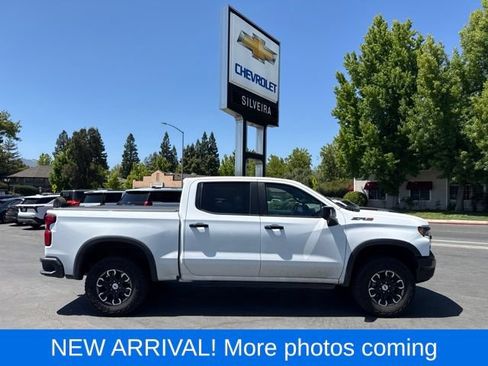 Used 2024 Chevrolet Silverado 1500 ZR2 w/ Technology Package AWD/4WD image 1