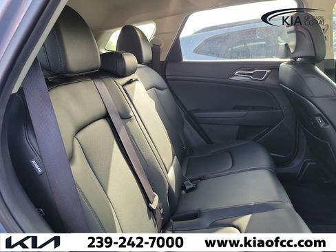 Used 2025 Kia Sportage EX FWD image 10