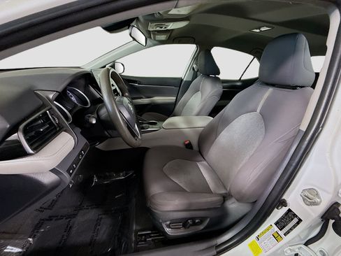 Used 2022 Toyota Camry LE FWD image 21