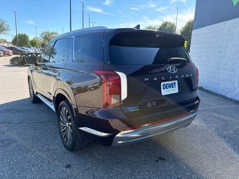 Used 2024 Hyundai Palisade Calligraphy FWD image 3