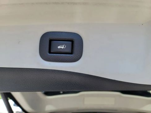 Used 2018 Nissan Rogue SV w/ Sun & Sound Touring Package AWD/4WD image 31