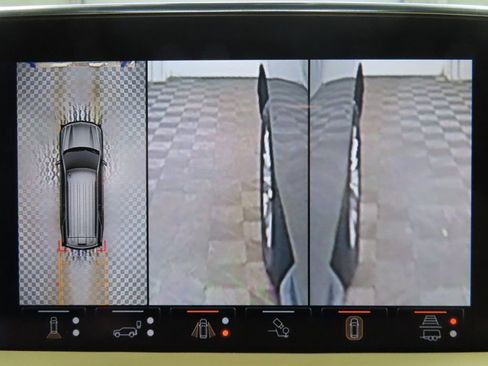 Used 2023 Chevrolet Tahoe Premier w/ Advanced Technology Package image 21