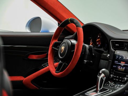 Used 2019 Porsche 911 GT2 RS RWD image 67