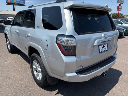 Used 2022 Toyota 4Runner SR5 AWD/4WD image 5