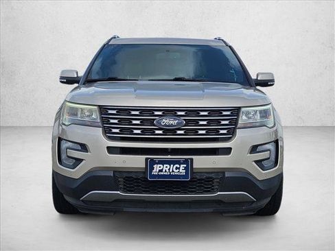 Used 2017 Ford Explorer Limited FWD image 2