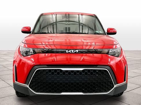 Used 2023 Kia Soul LX w/ LX Technology Package FWD image 3