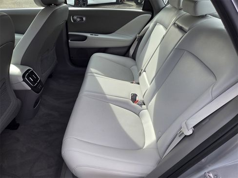 Used 2023 Hyundai Ioniq 6 SEL image 11