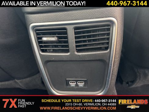 Used 2022 Chrysler 300 Touring w/ Sport Appearance Package image 37